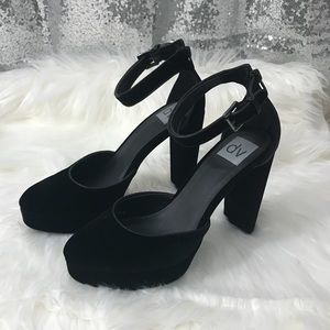 DV | Hedda | Velvet Platform Heel Pumps | 8